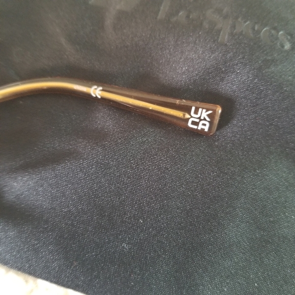 Le Specs | Hyperbole Satin Gold - Picture 9 of 15